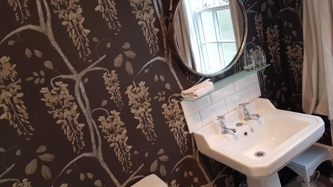 Bed and Breakfast The Old Manse Lowick  Экстерьер фото