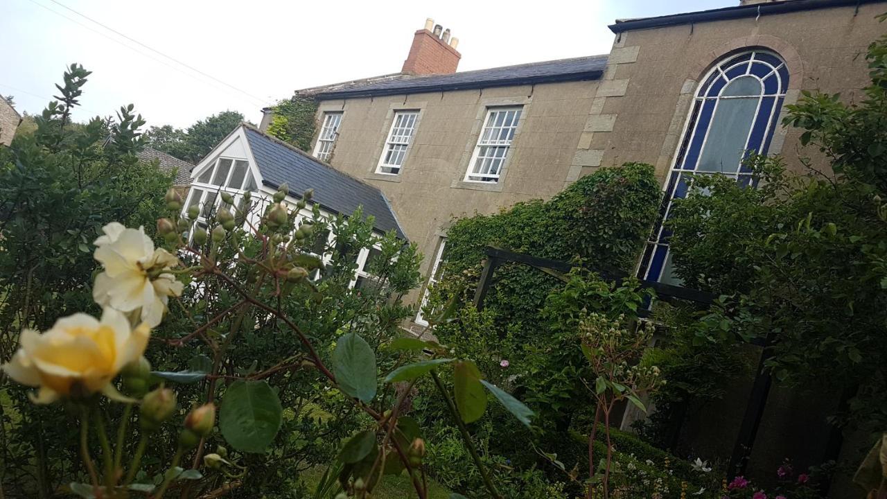 Bed and Breakfast The Old Manse Lowick  Экстерьер фото